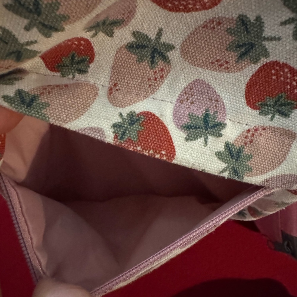 Strawberry Print Kids Lunch Bag Set - Picture 3 of 8
